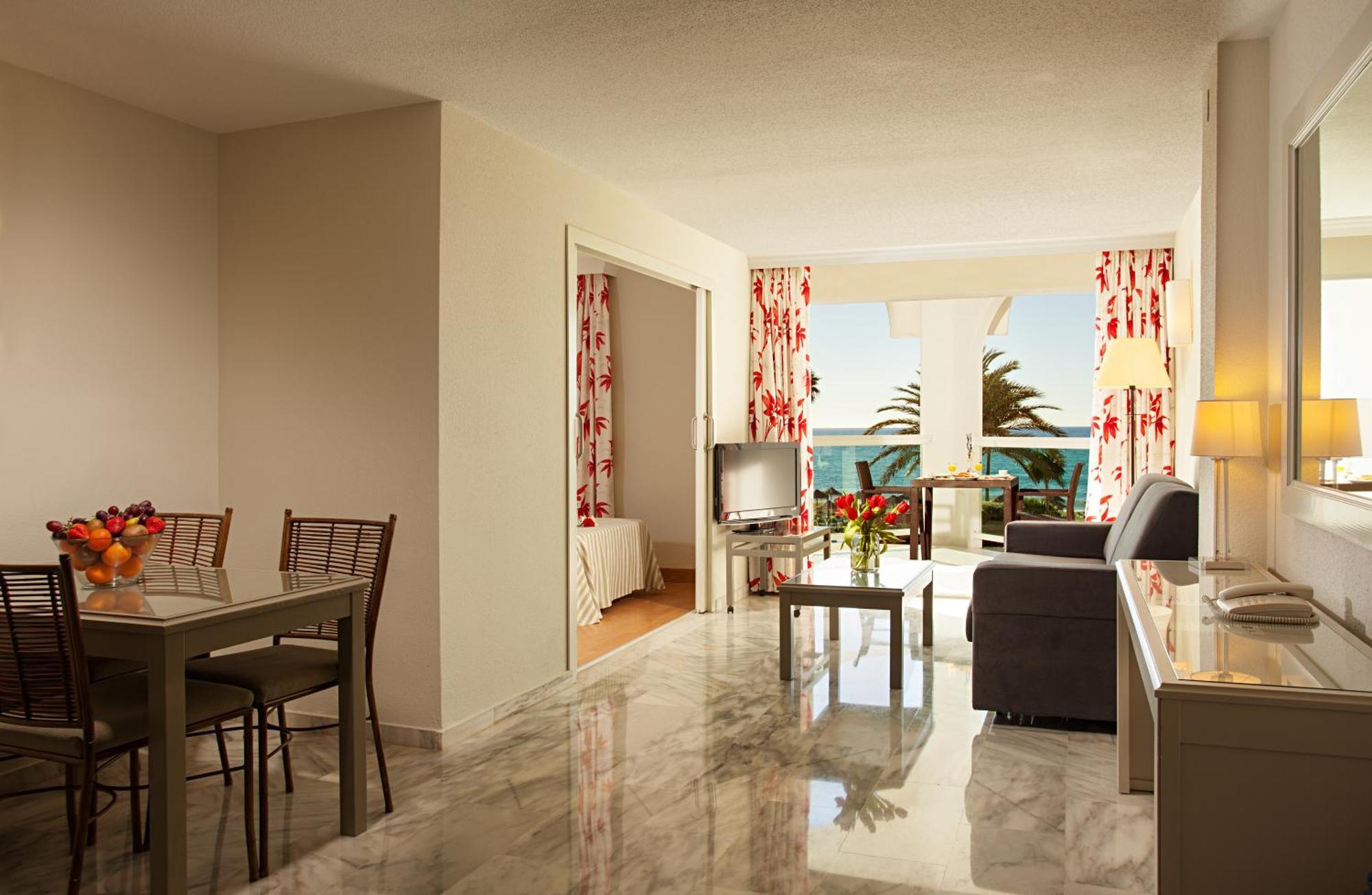 One-Bedroom Apartment Terrace,1307015446:JPEG