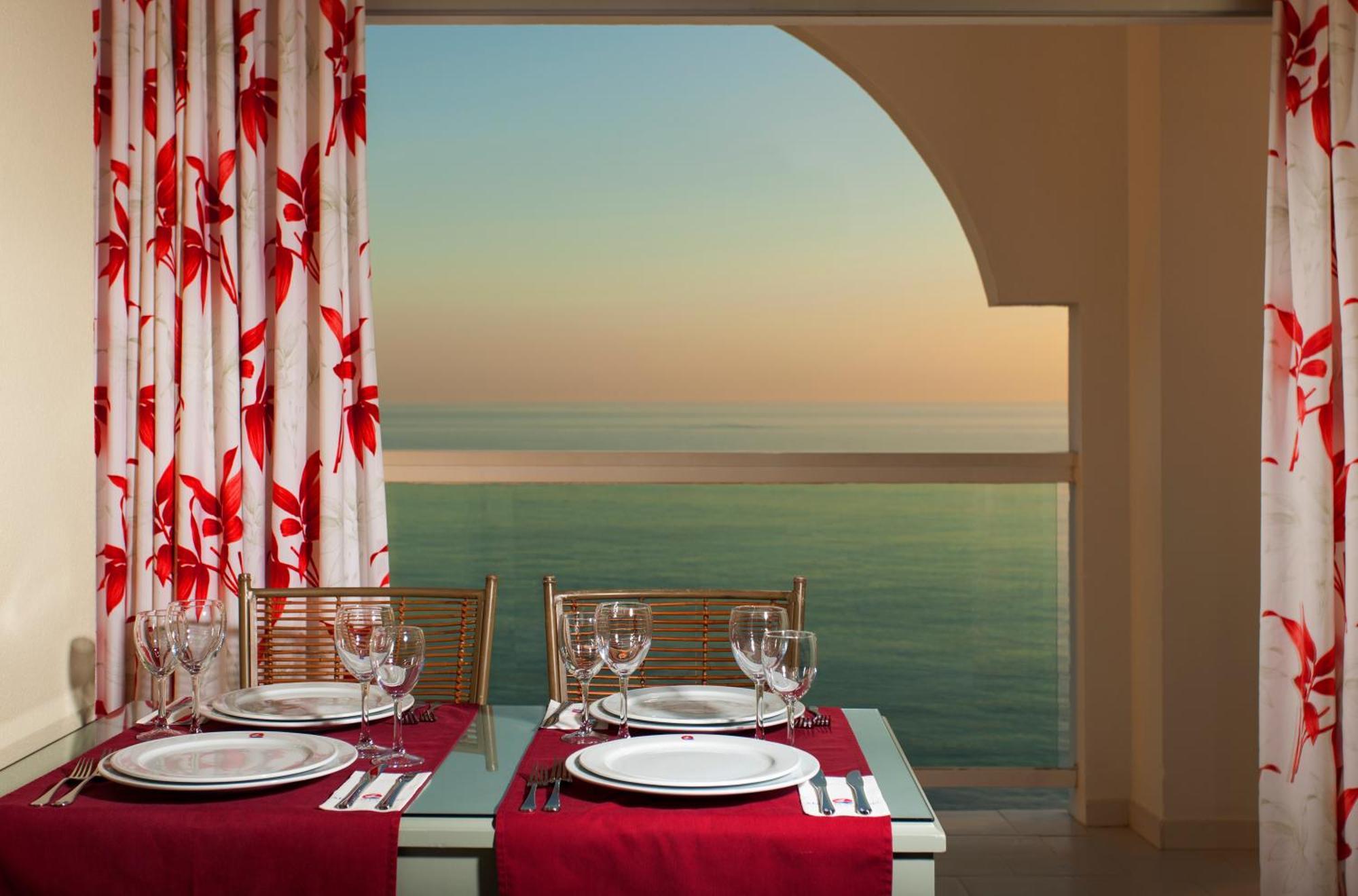Two-Bedroom Apartment Terrace,1272592909:JPEG